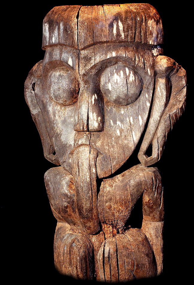 HAMPATONG DAYAK CARVED WOODEN STATUE